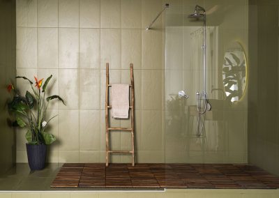 green-bathroom